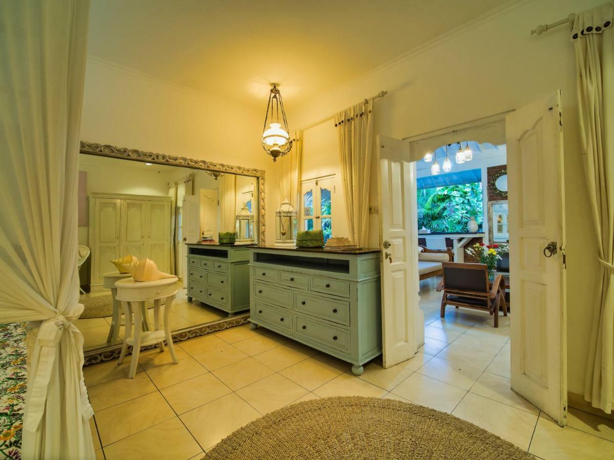 Villa White Stars Seminyak  Luaran gambar
