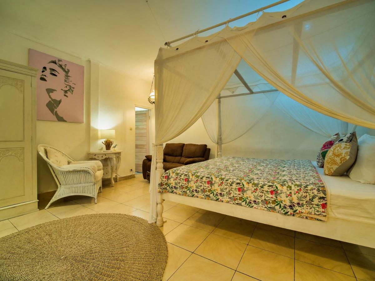 Villa White Stars Seminyak  Luaran gambar